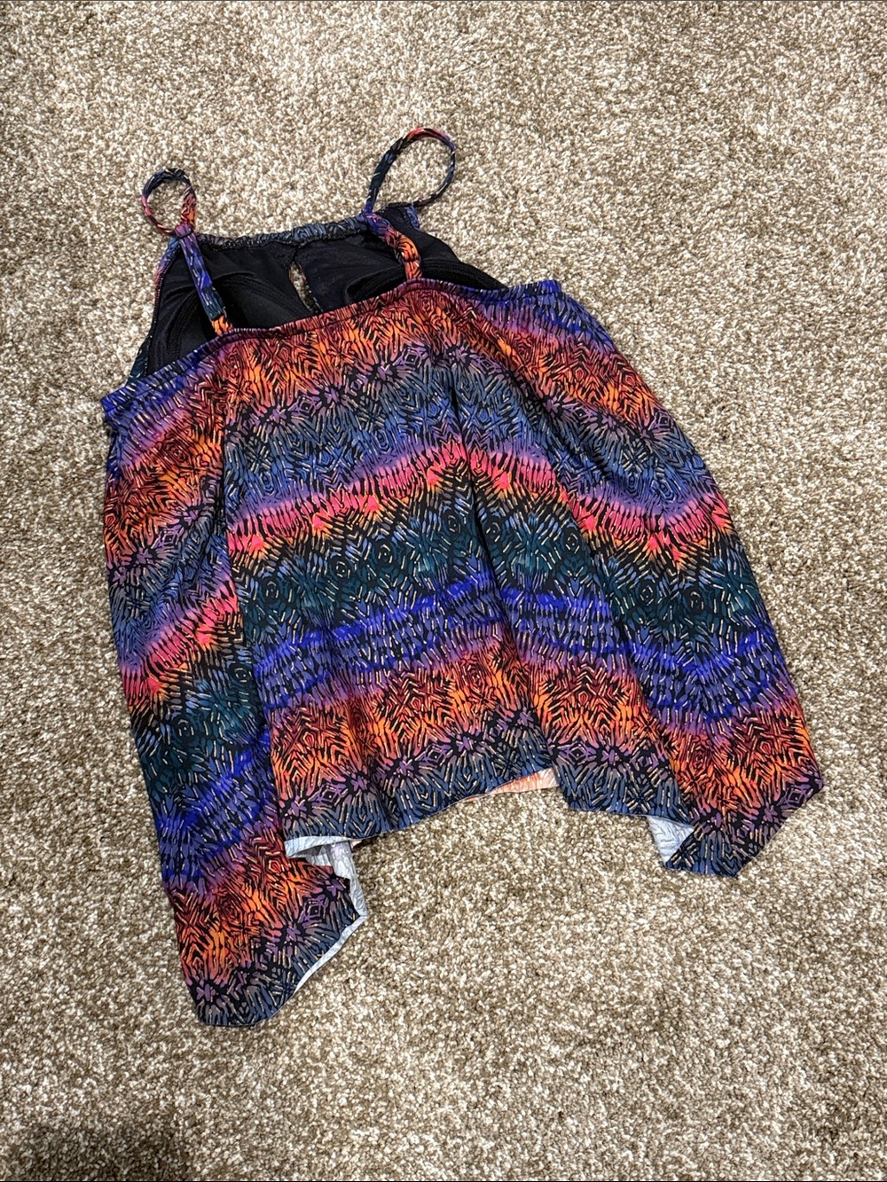 Like New Women’s Tankini Swimsuit Top - Picture 4 of 7
